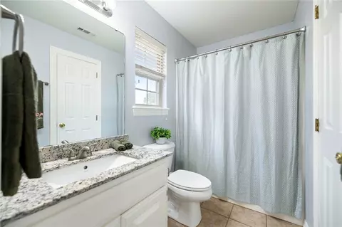 Bath - 3472 Grapevine Dr, Springdale, AR 72762 photo 4 of 8