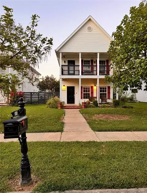 3616 S Tower Cir, Fayetteville, AR 72704