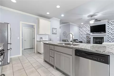 Kitchen - 201 Cisterna Dr, Centerton, AR 72719 photo 3 of 4