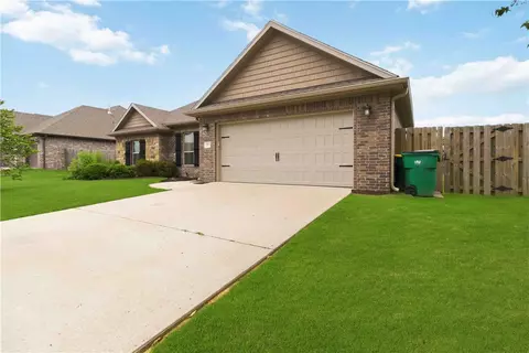 Exterior - 201 Cisterna Dr, Centerton, AR 72719 photo 3 of 4