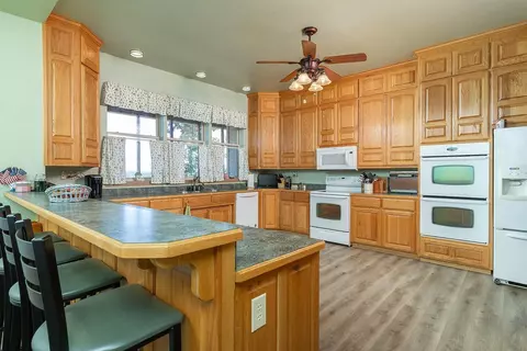 Kitchen - 21480 Cavern Dr, Rogers, AR 72756 photo 4 of 4