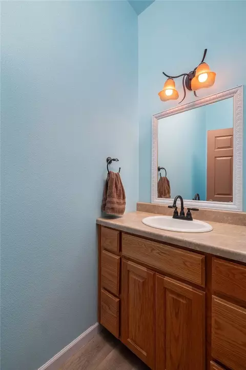 Bath - 21480 Cavern Dr, Rogers, AR 72756 photo 4 of 7