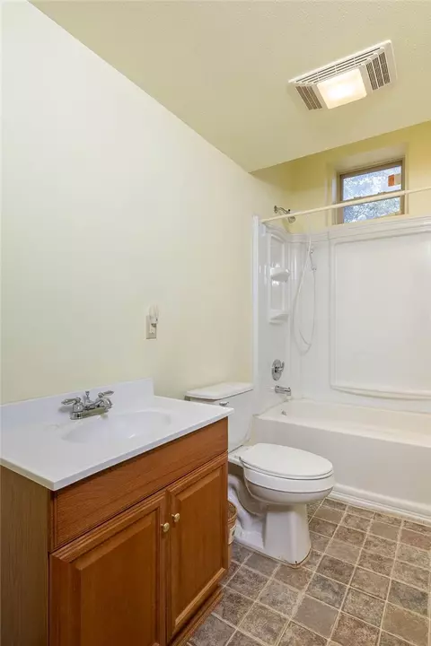 Bath - 21480 Cavern Dr, Rogers, AR 72756 photo 7 of 7