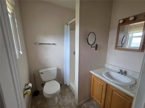 Bath - 1367 Mtn Grove Rd, Branson, MO 65616 photo 2 of 2