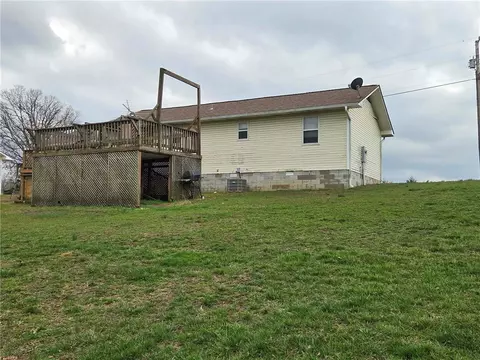 Exterior - 1367 Mtn Grove Rd, Branson, MO 65616 photo 5 of 6
