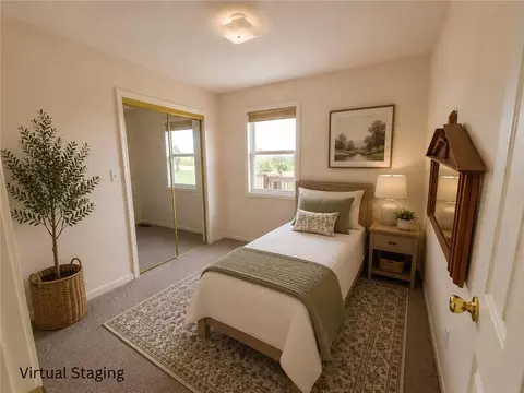 Bedroom - 1367 Mtn Grove Rd, Branson, MO 65616 photo 3 of 6
