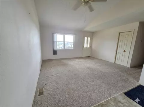 Living - 1367 Mtn Grove Rd, Branson, MO 65616 photo 2 of 3