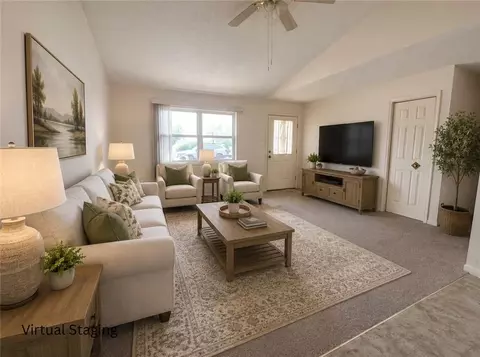 Living - 1367 Mtn Grove Rd, Branson, MO 65616 photo 3 of 5