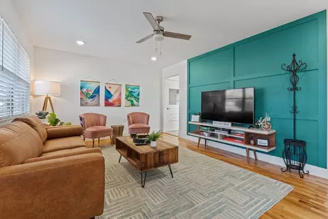 407 NW H St, Bentonville, AR 72712