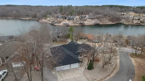 1 Evelynia Cir, Bella Vista, AR 72715