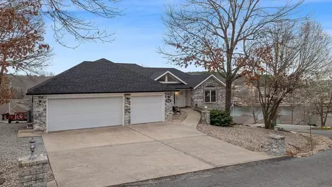 1 Evelynia Cir, Bella Vista, AR 72715