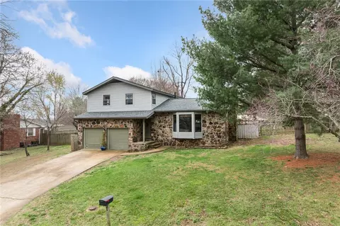 35 Hawthorne Dr, Harrison, AR 72601
