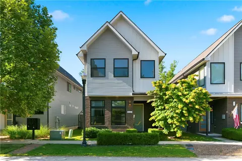 218 SE 7th St, Bentonville, AR 72712