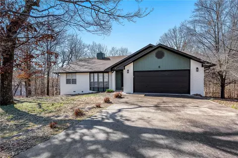 6 Hursley Ln, Bella Vista, AR 72714
