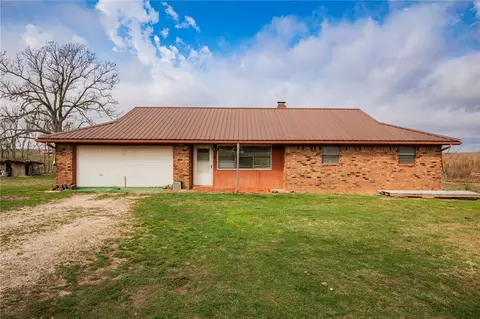 12085 N Jackson Hwy, Lincoln, AR 72744