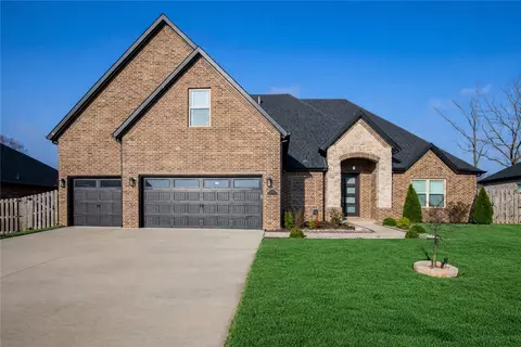 1010 Huntleigh Dr, Bentonville, AR 72713