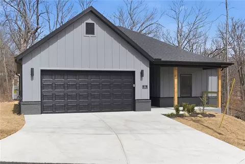 5 Kirkdouglas Ln, Bella Vista, AR 72715