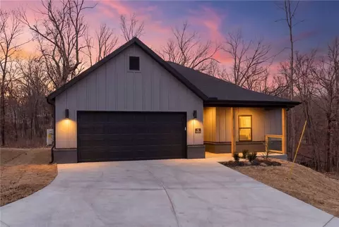 5 Kirkdouglas Ln, Bella Vista, AR 72715