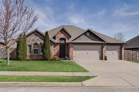 6307 S 58th St, Rogers, AR 72758
