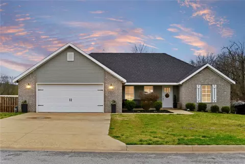 164 Parson St, Huntsville, AR 72740