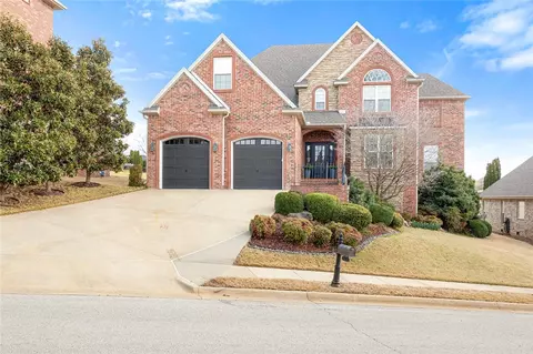 6210 Valley View Rd, Rogers, AR 72758
