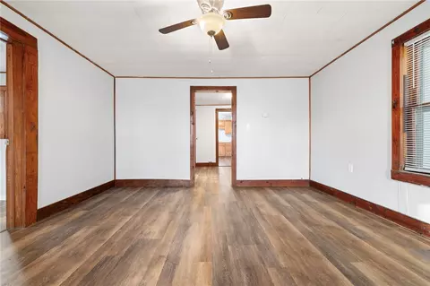 Living - 712 S Ash St, Harrison, AR 72601 photo 2 of 3