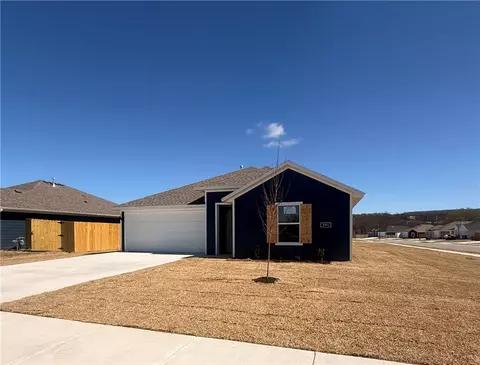 591 Raegan St, Prairie Grove, AR 72753