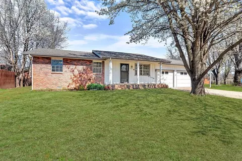 106 Henry Little Cir, Pea Ridge, AR 72751