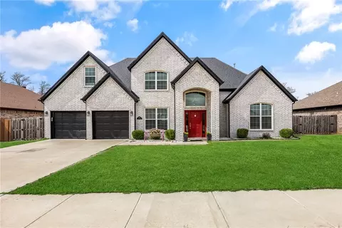 1860 Sunrise Cir, Centerton, AR 72719