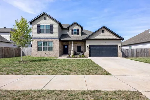 113 Dobson St, Pea Ridge, AR 72751