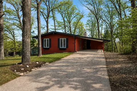 2 Tilbury Ln, Bella Vista, AR 72715