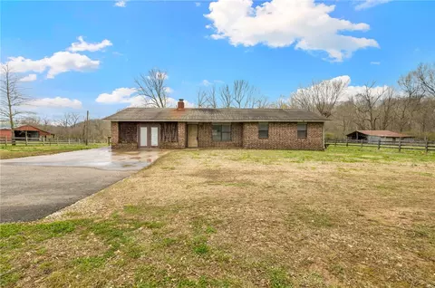 16313 Hamstring Rd, Fayetteville, AR 72704