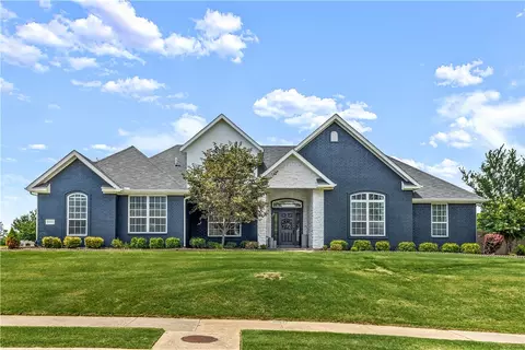 1301 NE Buckingham Blvd, Bentonville, AR 72712