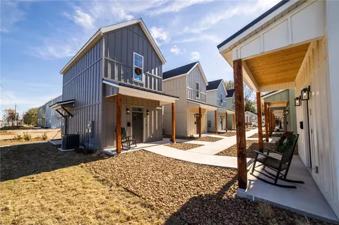 660 W Price Ave, Springdale, AR 72764