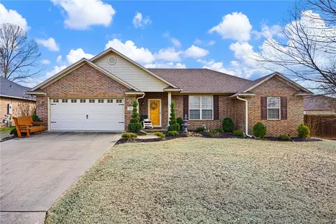 354 Thornwood Ln, Russellville, AR 72802