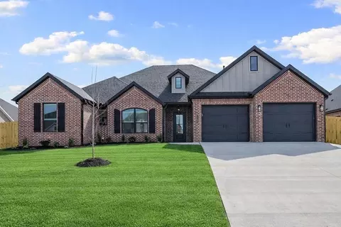 700 Tallwood Ave, Cave Springs, AR 72718