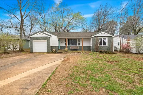 243 W North St, Fayetteville, AR 72701