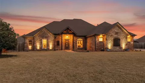2004 Nutmeg St, Bentonville, AR 72713