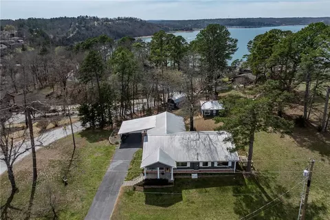 1 Puckett Rd, Rogers, AR 72756