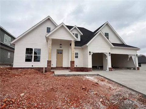 2702 Lunar Ave, Lowell, AR 72745