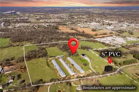 12041 S Robin Rd, Gentry, AR 72734