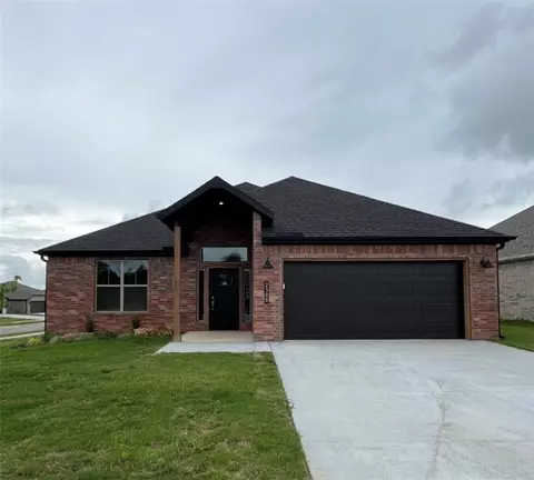 2300 N Zane St, Siloam Springs, AR 72761