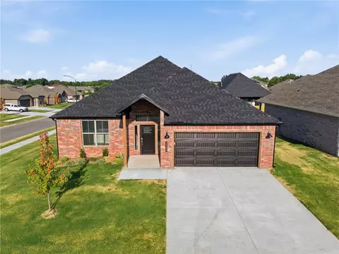 2300 N Zane St, Siloam Springs, AR 72761