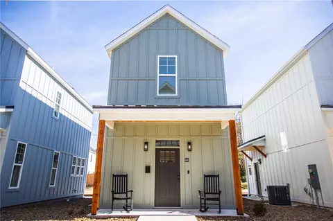 646 W Price Ave, Springdale, AR 72764