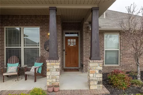 951 Piper St, Cave Springs, AR 72718