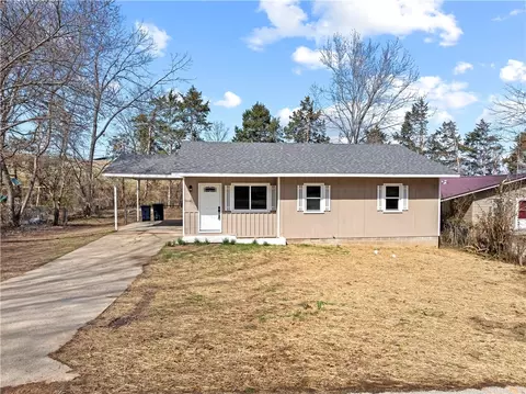 3607 W Overland Cir, Harrison, AR 72601