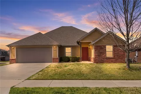 906 SW Pure Globe St, Bentonville, AR 72712