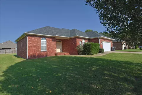 107 Salmon Ln, Russellville, AR 72802
