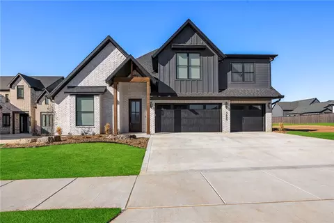3600 SW Aurora Ln, Bentonville, AR 72713