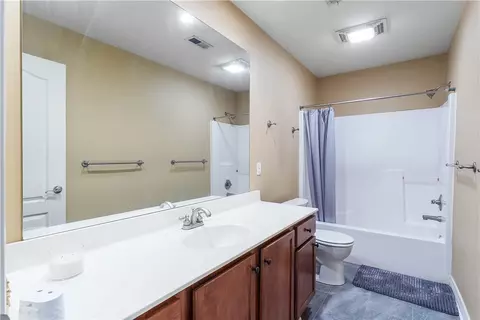 Bath - 914 S Dixson St, Rogers, AR 72758 photo 3 of 3